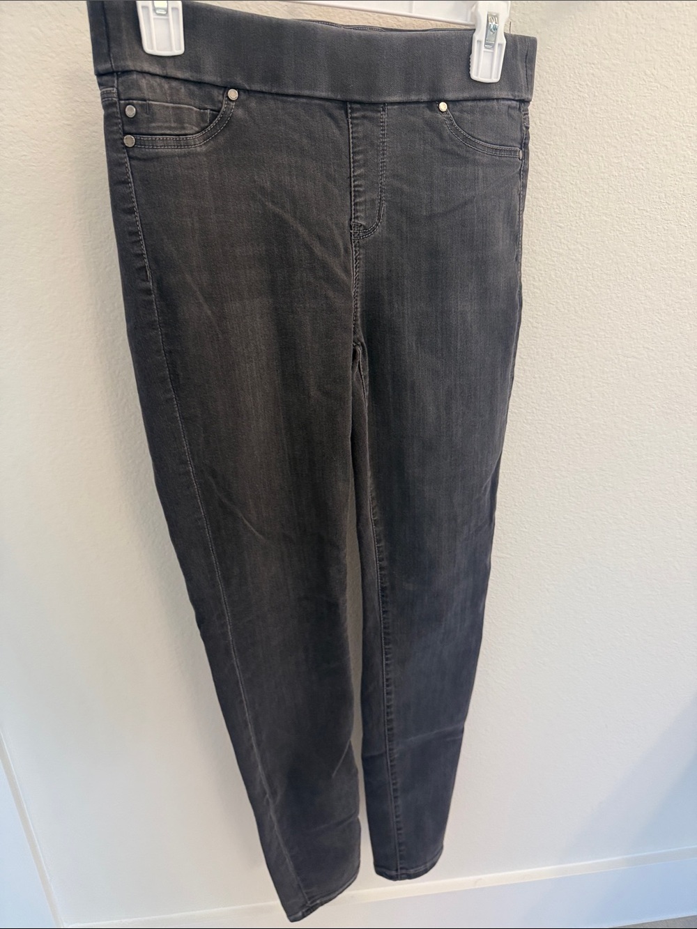 Liverpool Women’s Charcoal Gray Skinny Pull-On Jeans